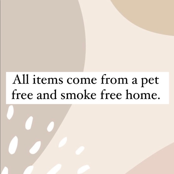 Beautiful Esther and Co. peach detailed tiered dress with V neckline. - Picture 4 of 4